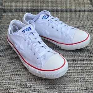 Converse All Star Women's Chuck Taylor White Lace Up Low Top Sneakers Size 7W